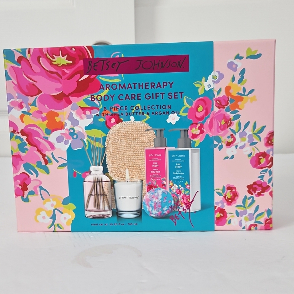 Betsey Johnson NIB 6pc Aromatherapy Set
